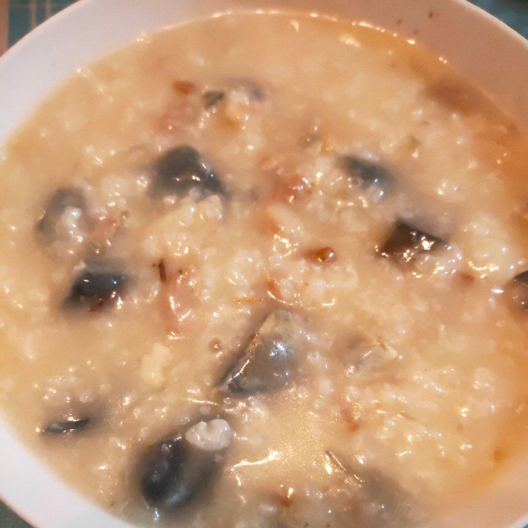 妈妈👩教我做的皮蛋瘦肉粥🥣简单快捷美味😋