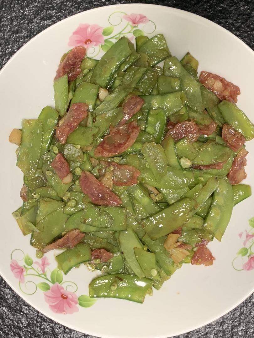 超脆爽的荷兰豆炒香肠