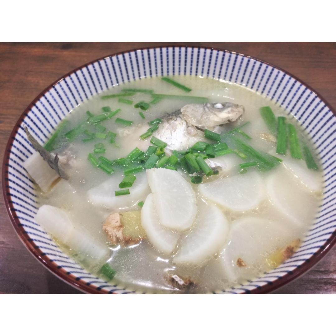 朱十六做的萝卜丝鲫鱼汤