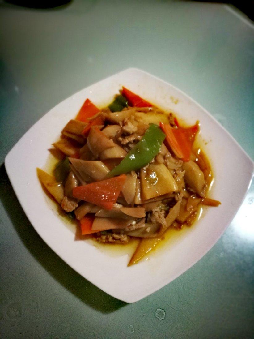 鸡腿菇炒肉
