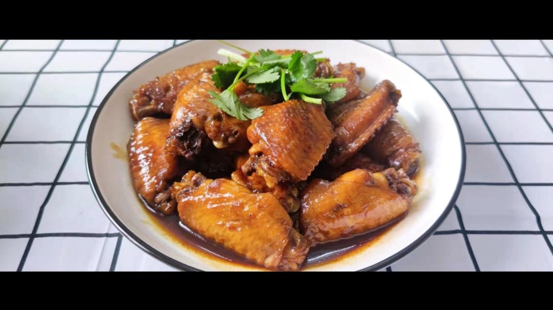 厨师长教你：“可乐鸡翅”的家常做法，味道鲜嫩可口，先收藏起来
