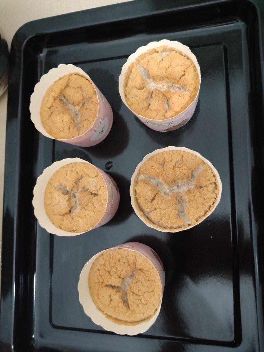 全蛋海绵纸杯蛋糕