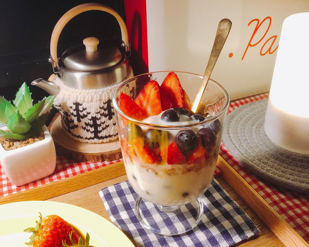 水果酸奶杯的做法