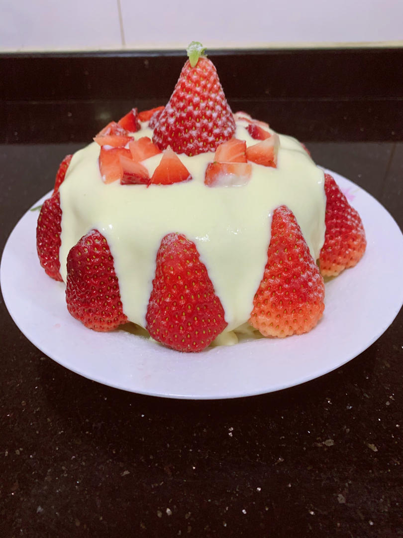 曼食慢语丨草莓芝士雪山蛋糕