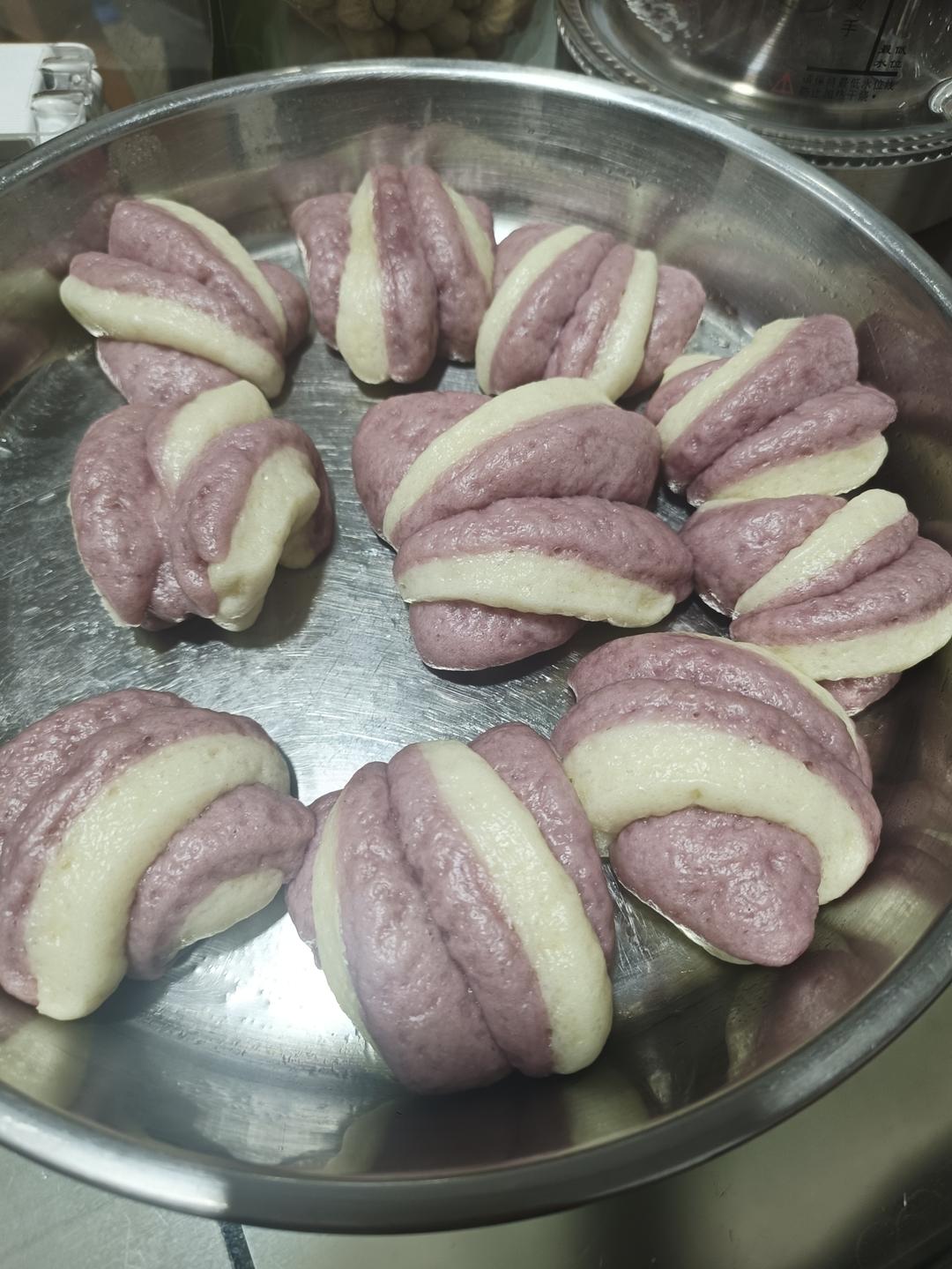 做法简单又好吃的『紫薯双色花卷』