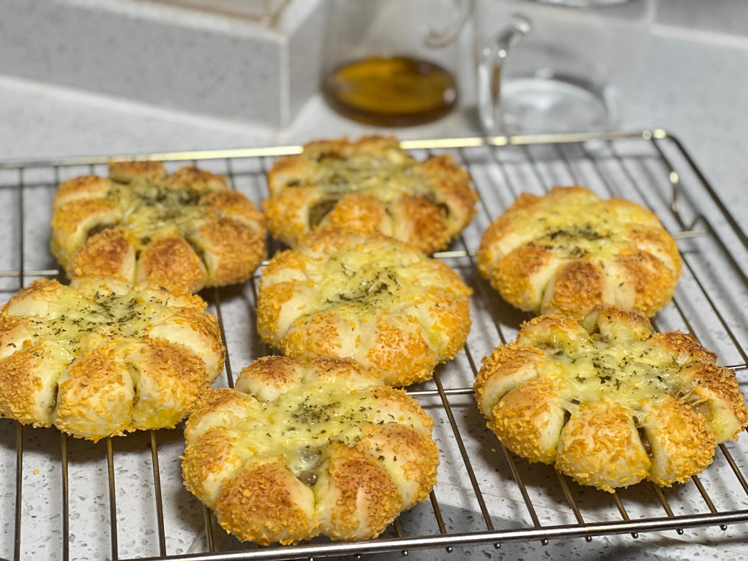 咸香可口‼️牛肉芝士花朵面包
