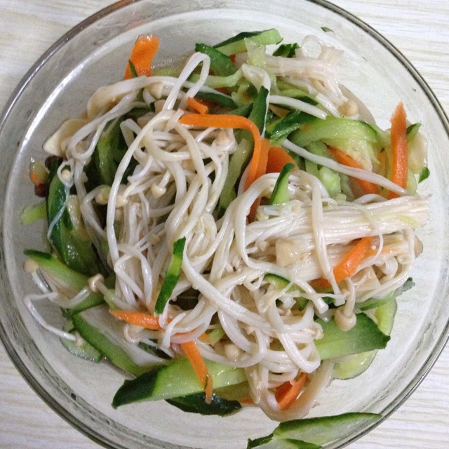 yyr832做的黄瓜丝拌金针菇黄瓜丝拌金针菇凉菜首页登录注册作品动态