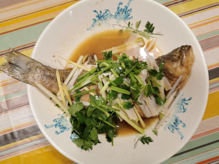 醋浇鲈鱼