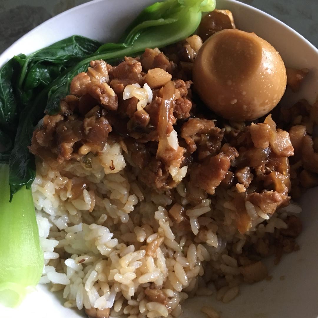 洋葱酥卤肉饭