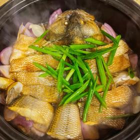砂锅焗鲈鱼