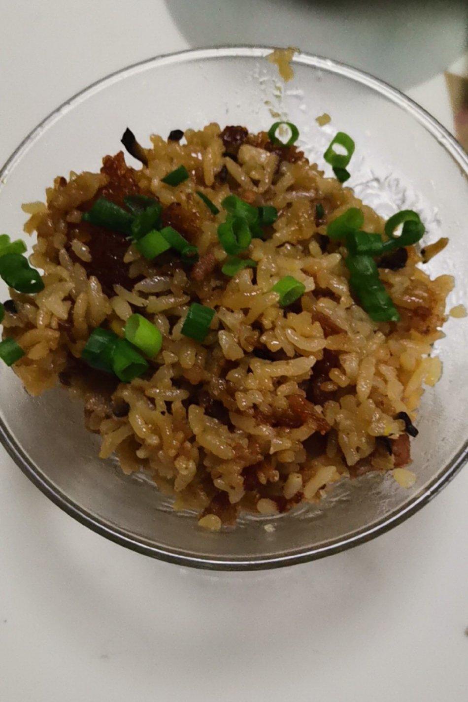 电饭锅香菇香肠饭(●´∀｀●)