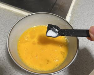 番茄西葫芦鸡蛋汤的做法 步骤2