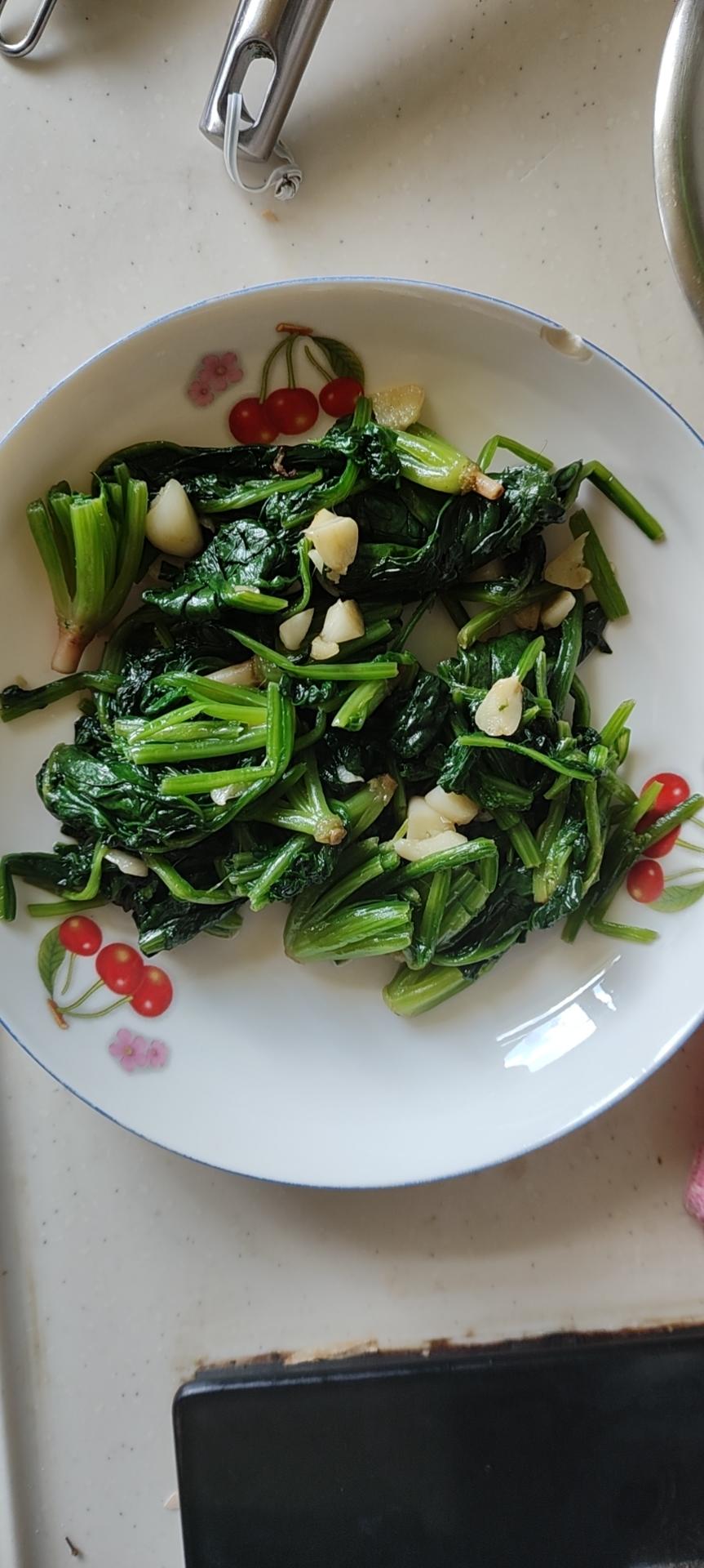 不涩口又嫩的清炒菠菜