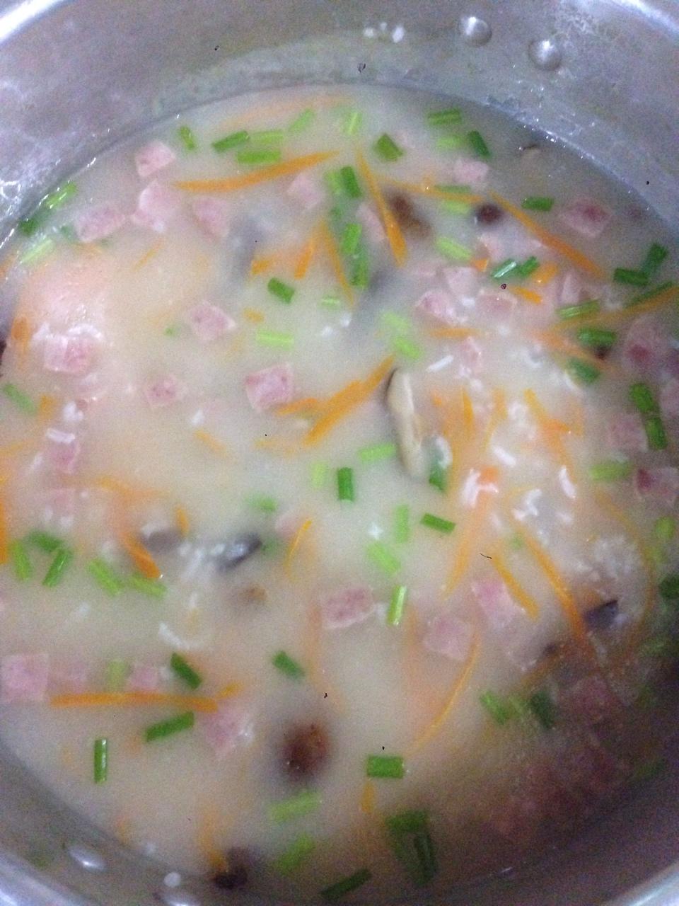 生滚香菇鸡肉粥