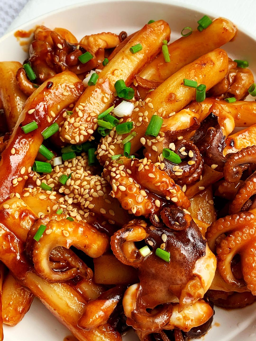 一盘不够吃韩式年糕八爪鱼