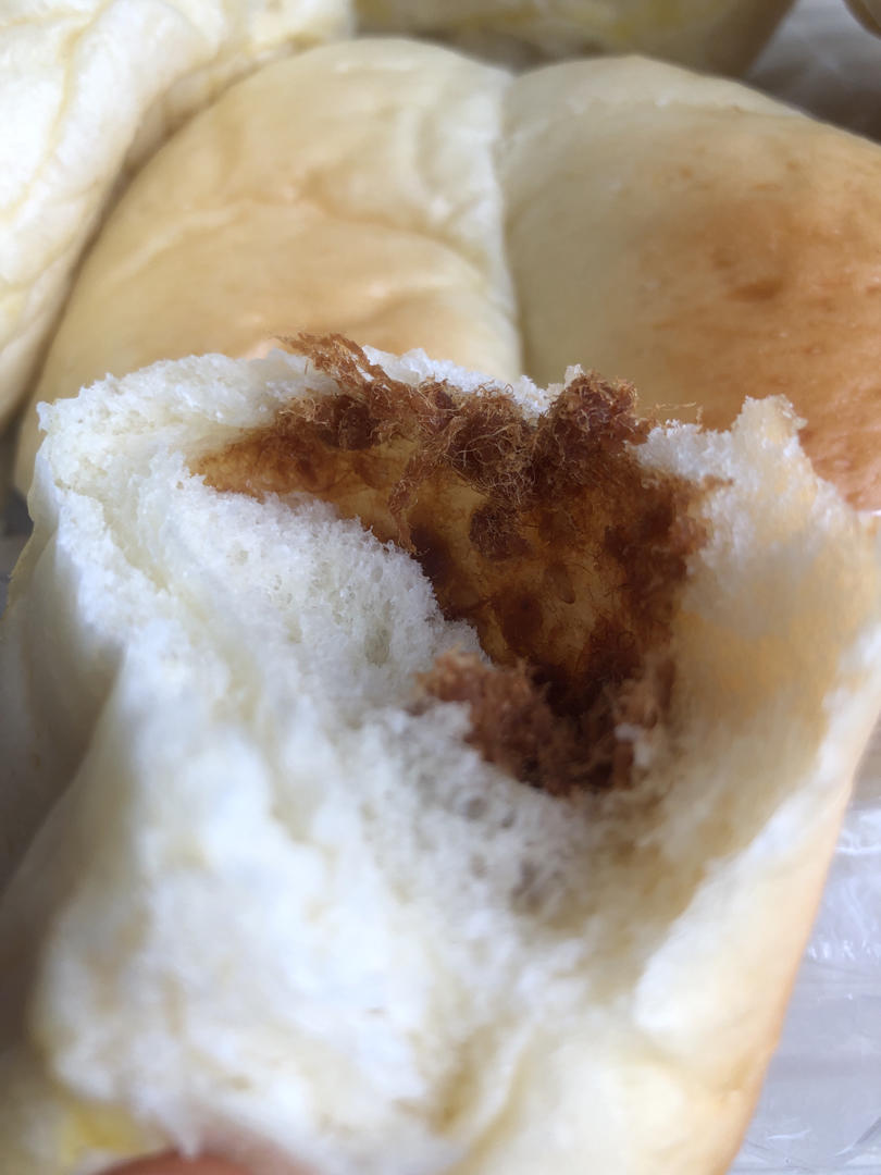 又香又软又拉丝，咬一口奶香十足！超治愈的淡奶油波兰种小餐包