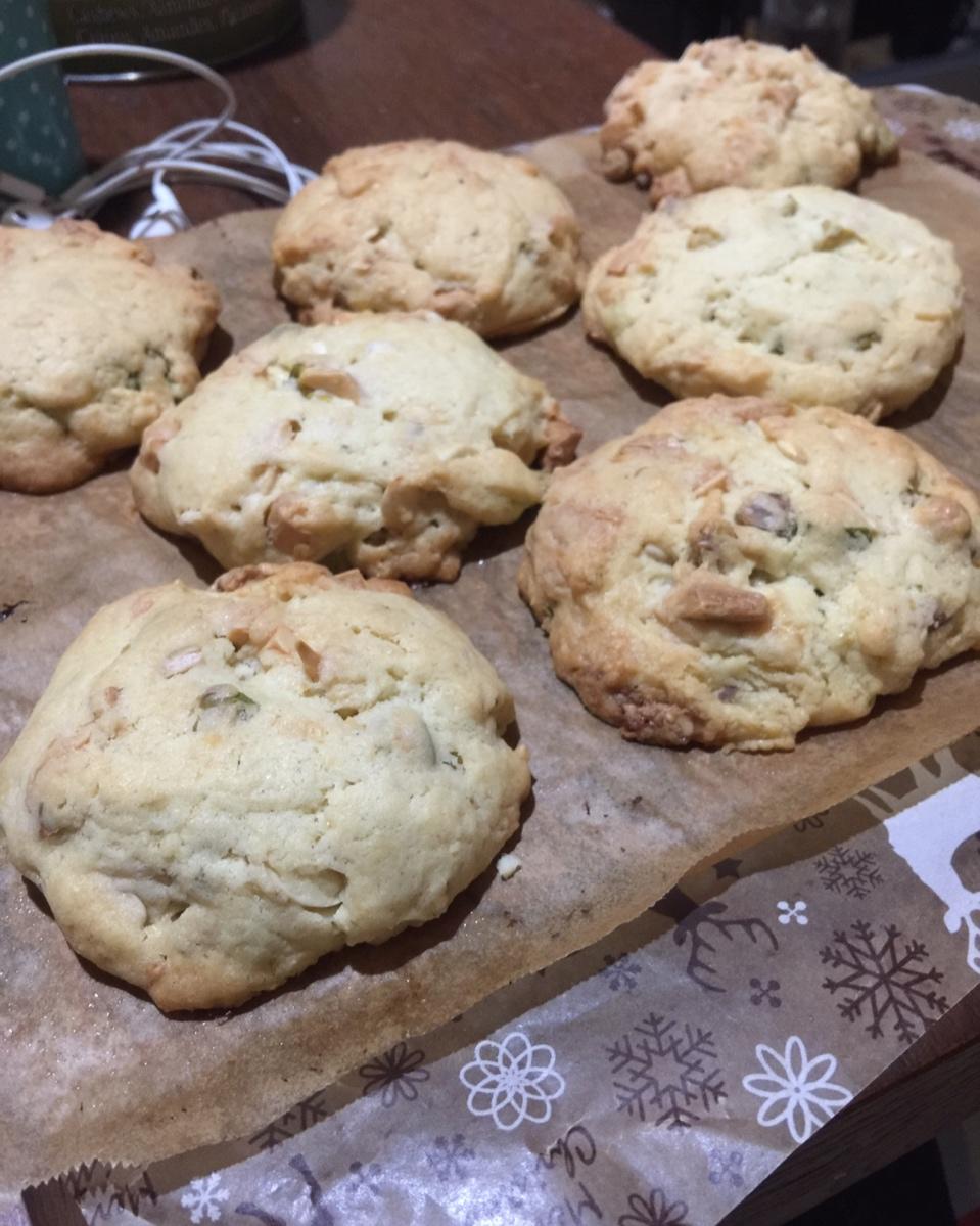 白巧克力夏威夷坚果软曲奇white chocolate and macadamia cookies