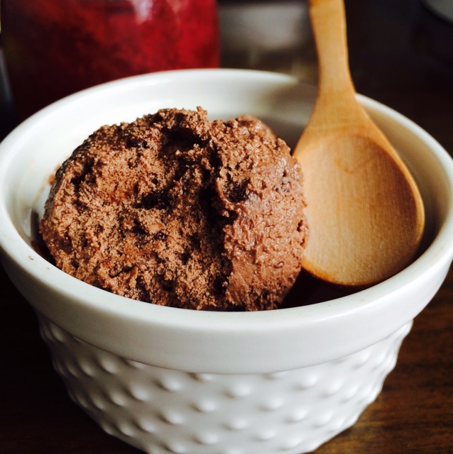 浓醇黑巧克力冰淇淋（免搅打）