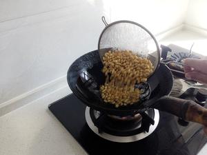酥黄豆—老爸家常菜的做法 步骤1
