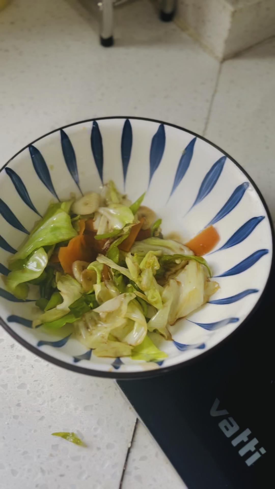 包菜这样炒才下饭，又香又好吃，次次做都光盘