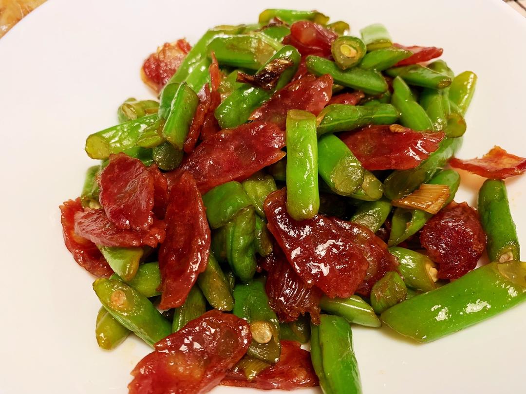 刘小闹刘小美子做的豇豆炒香肠