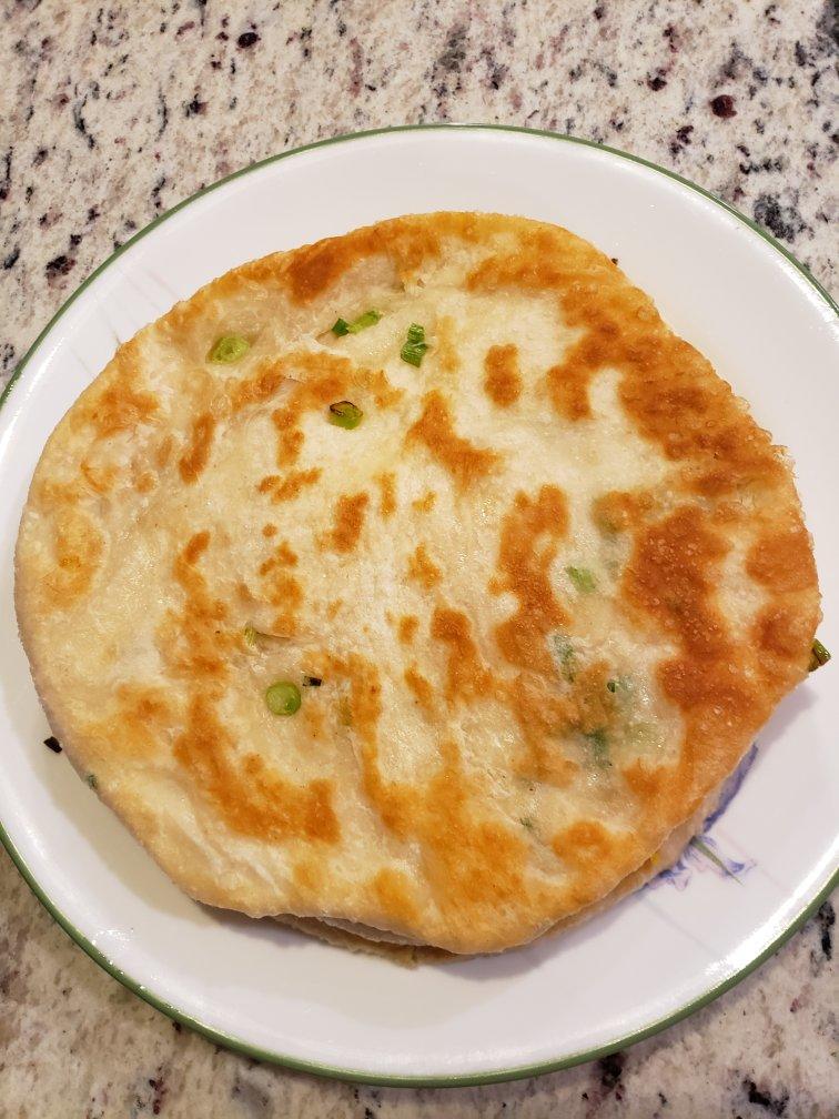 家常葱花大饼 外酥里嫩 层次分明 附细节视频详解