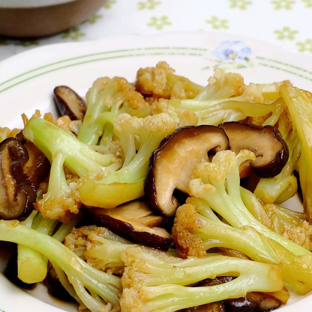 花菜烧香菇的做法