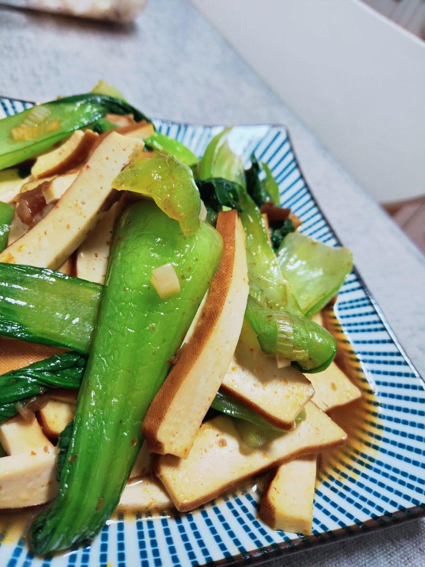 一起长大做的油菜炒香干