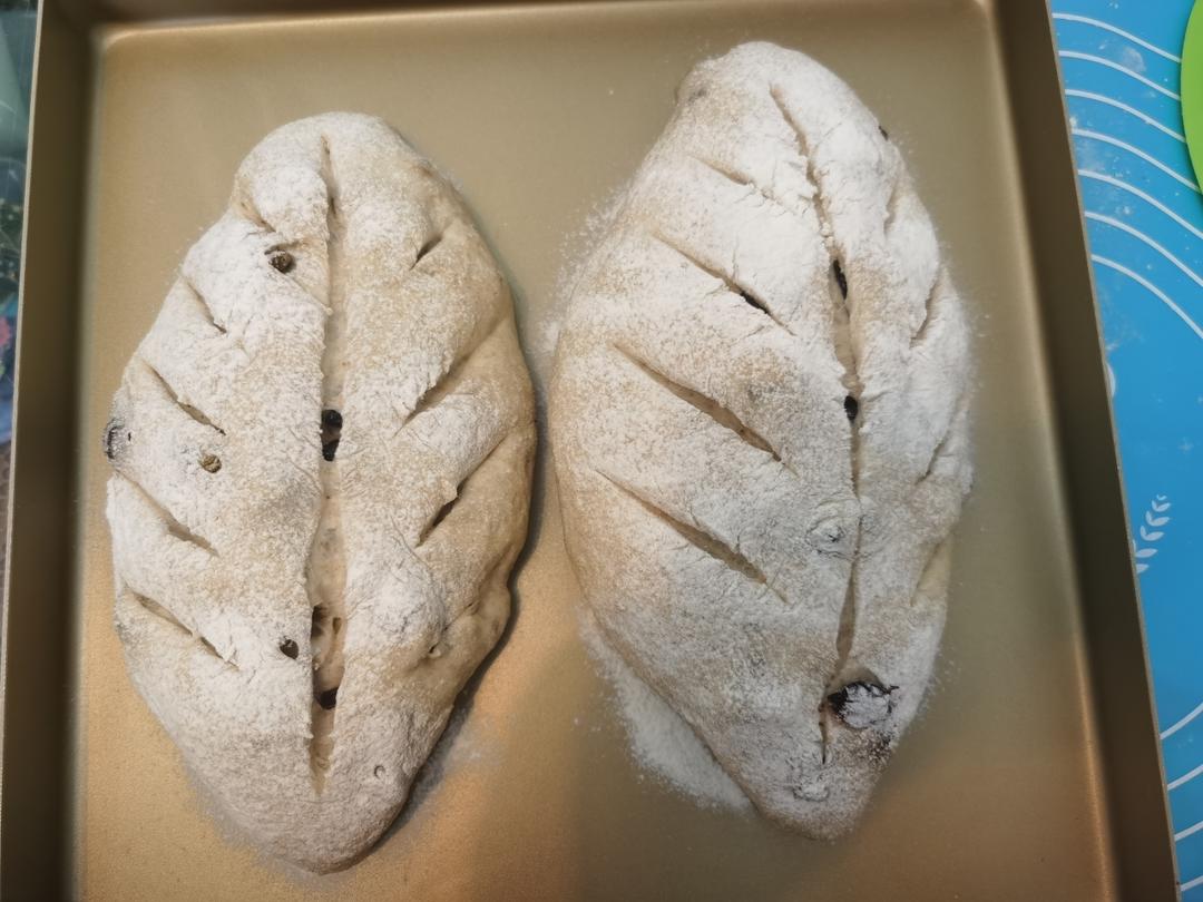 全麦蔓越莓核桃软欧包