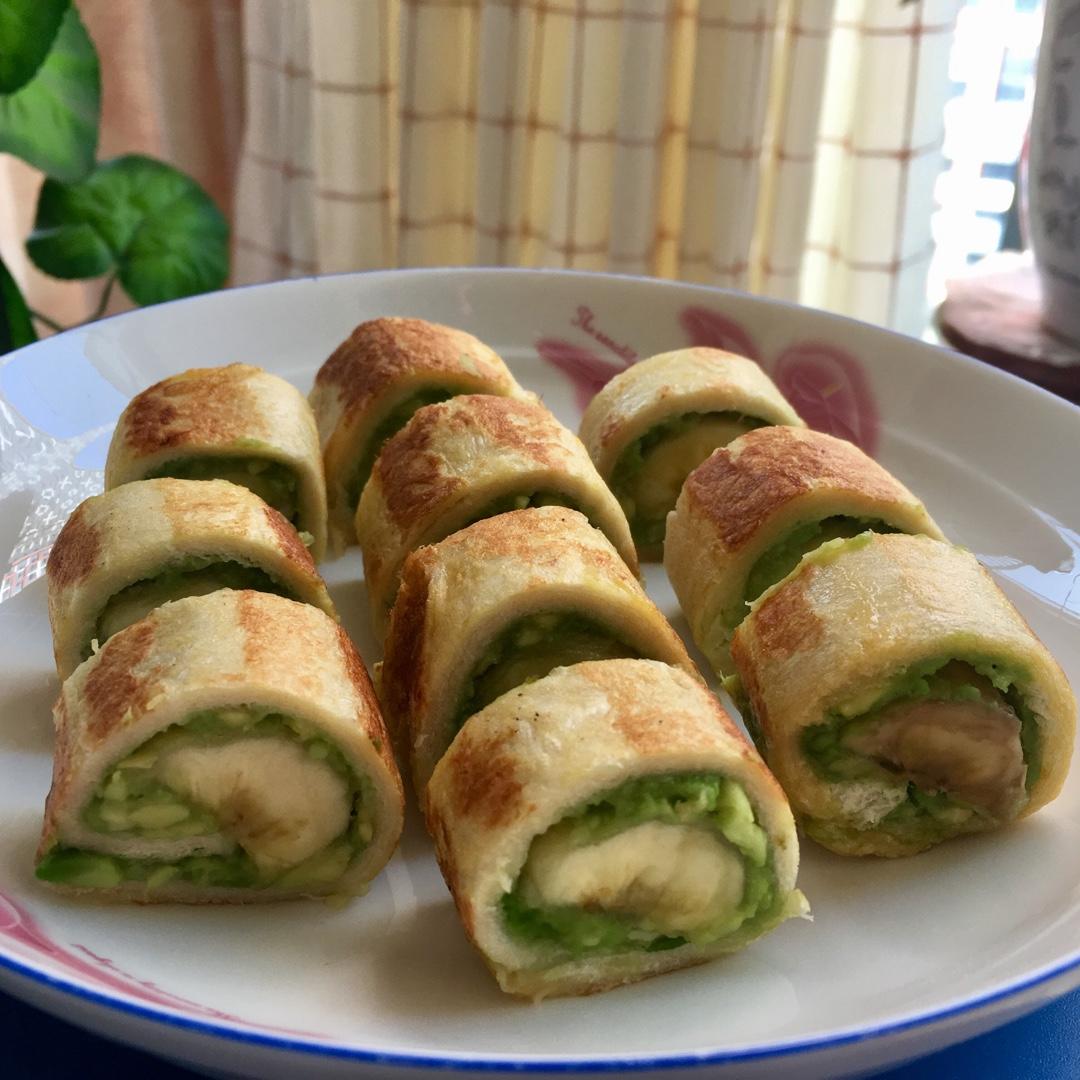 宝宝辅食食谱  牛油果香蕉卷