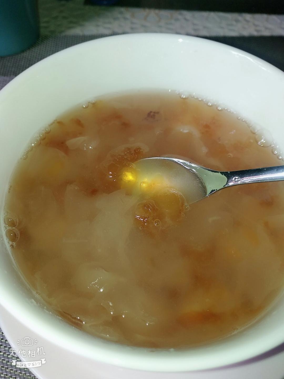 桃胶莲子玫瑰羹