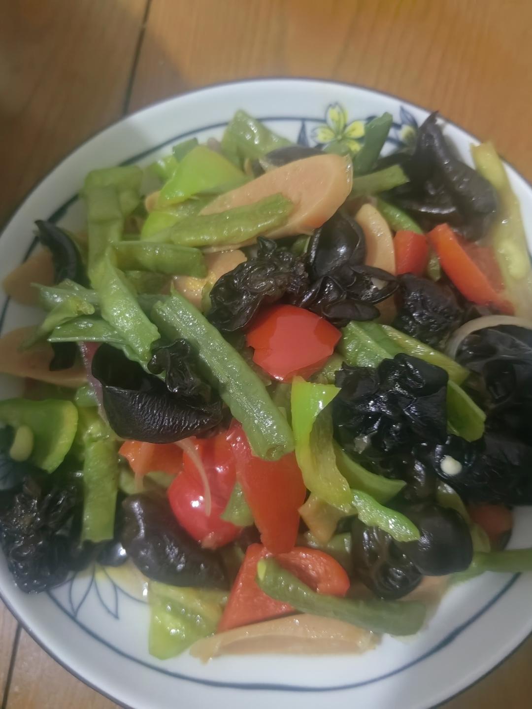 豇豆角辣椒木耳炒肉（自用）