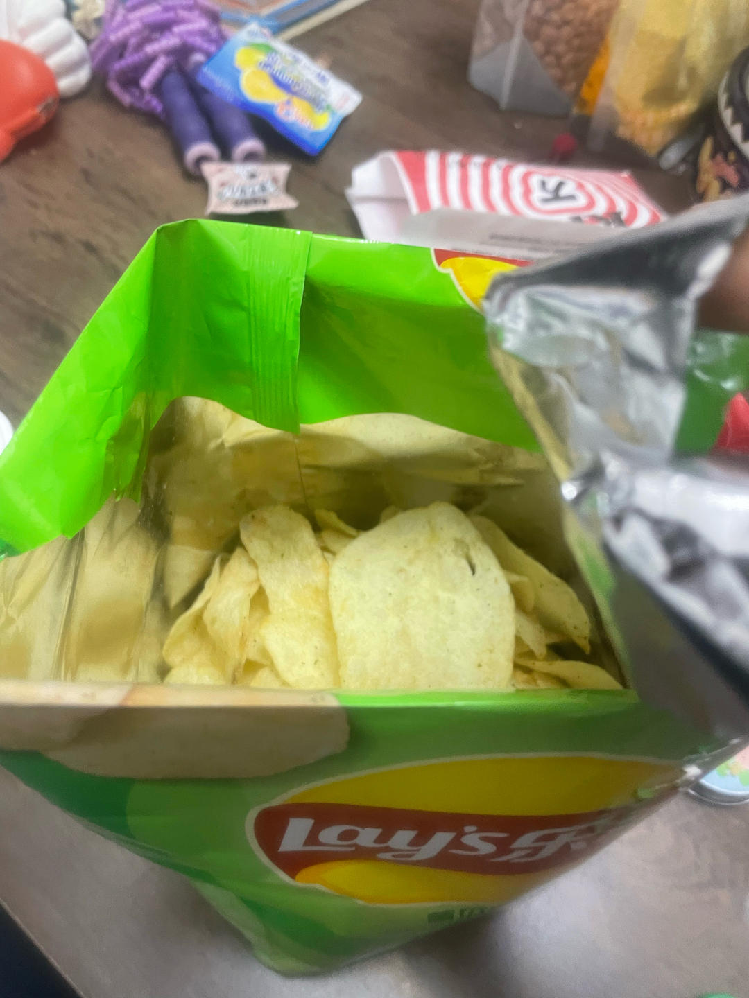 薯片的正确打开方式🔥你知道吗？这样吃不脏手👋太赞了👏