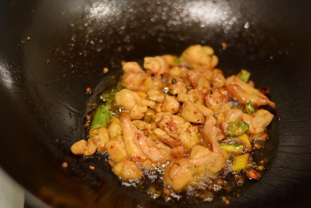 辣炒鸡丁（米饭屠夫）