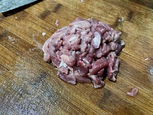 葱爆羊肉（大葱炒羊肉）的做法 步骤2