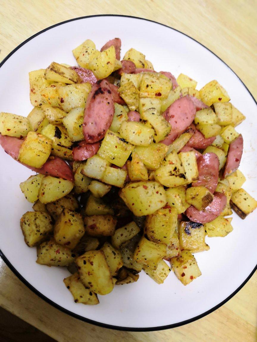 香辣过瘾的孜然土豆火腿，比路边摊还好吃