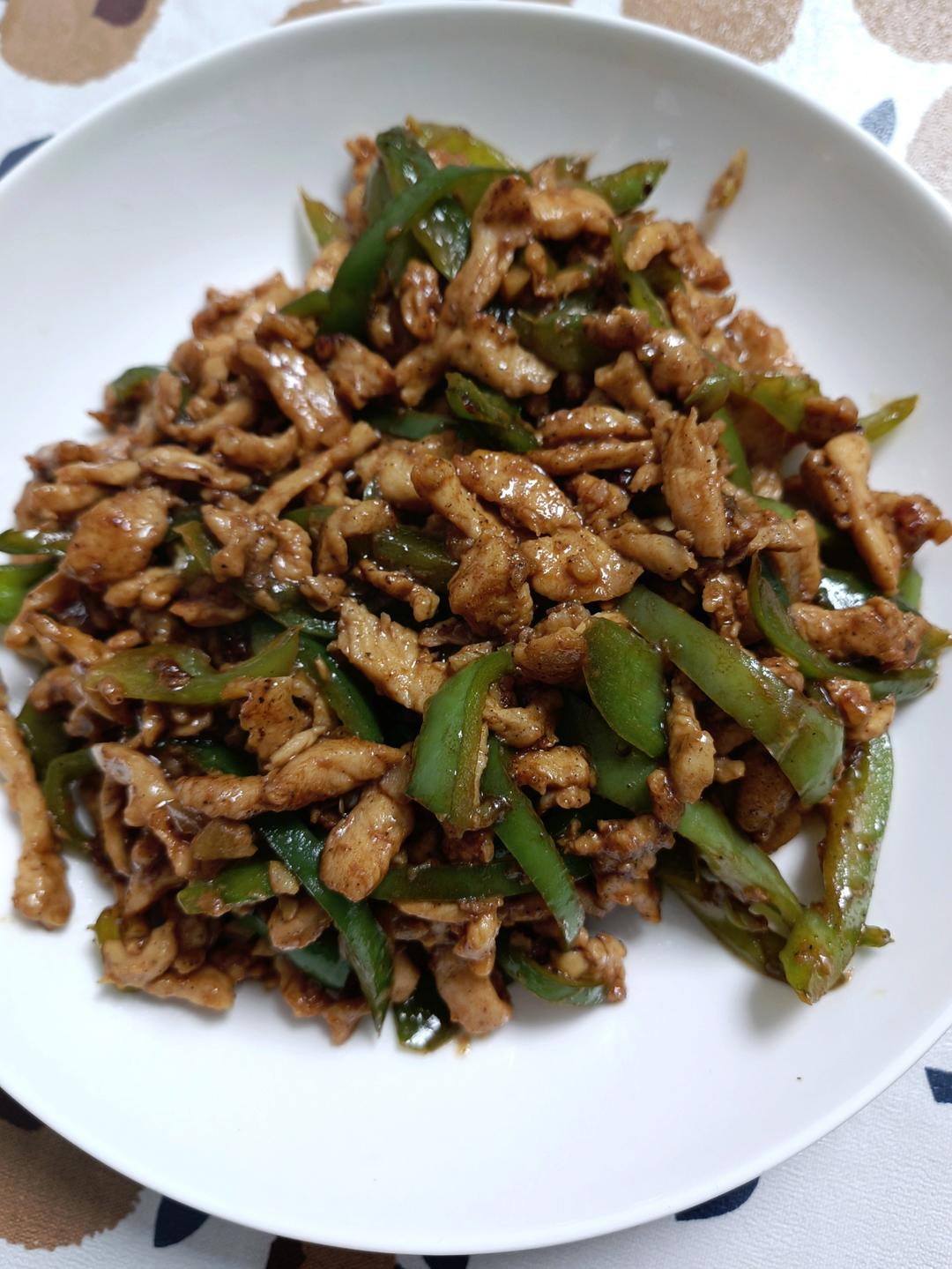 巨好吃的青椒炒鸡胸肉丝，超下饭