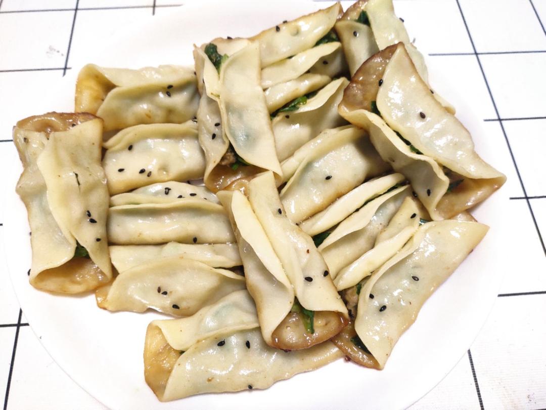 三鲜锅贴