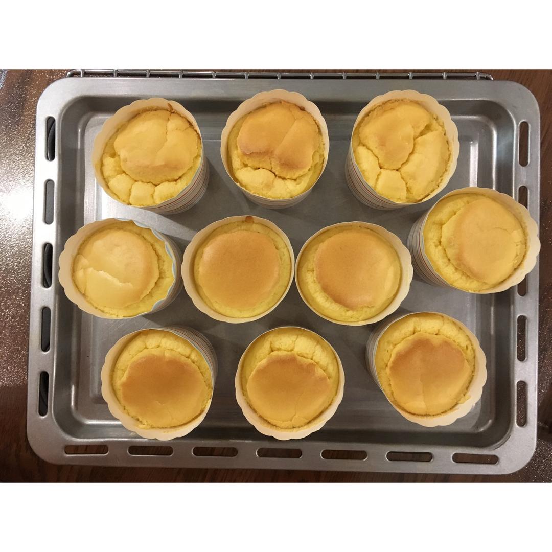 原味戚风纸杯蛋糕（烤箱做纸杯蛋糕）