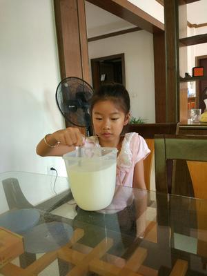 美的面包机做美味酸奶的做法 步骤4