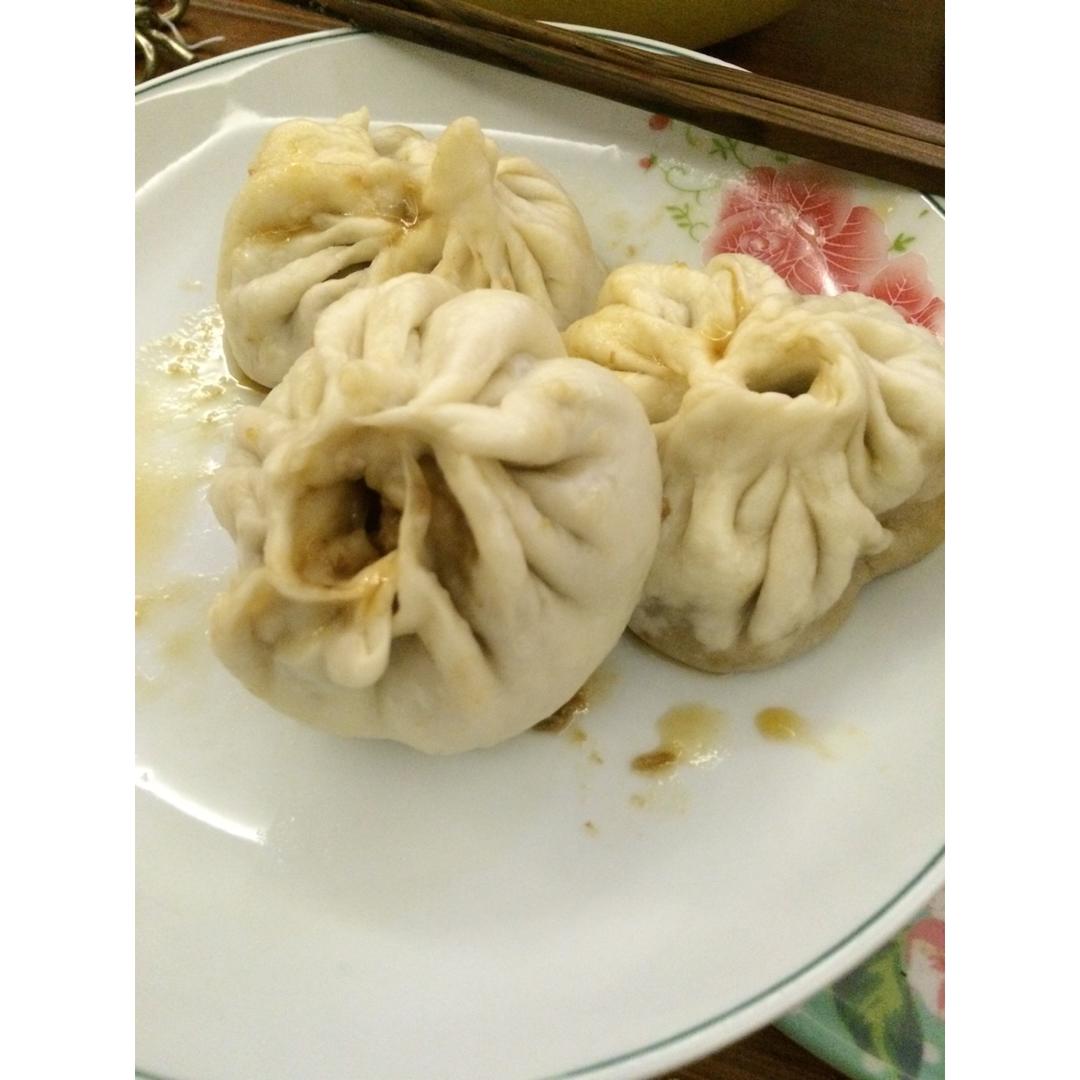 酱肉冬瓜包子Steamed Dumplings Pork & Mellon