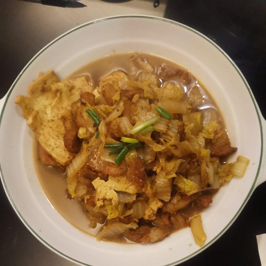 五花肉炖豆腐