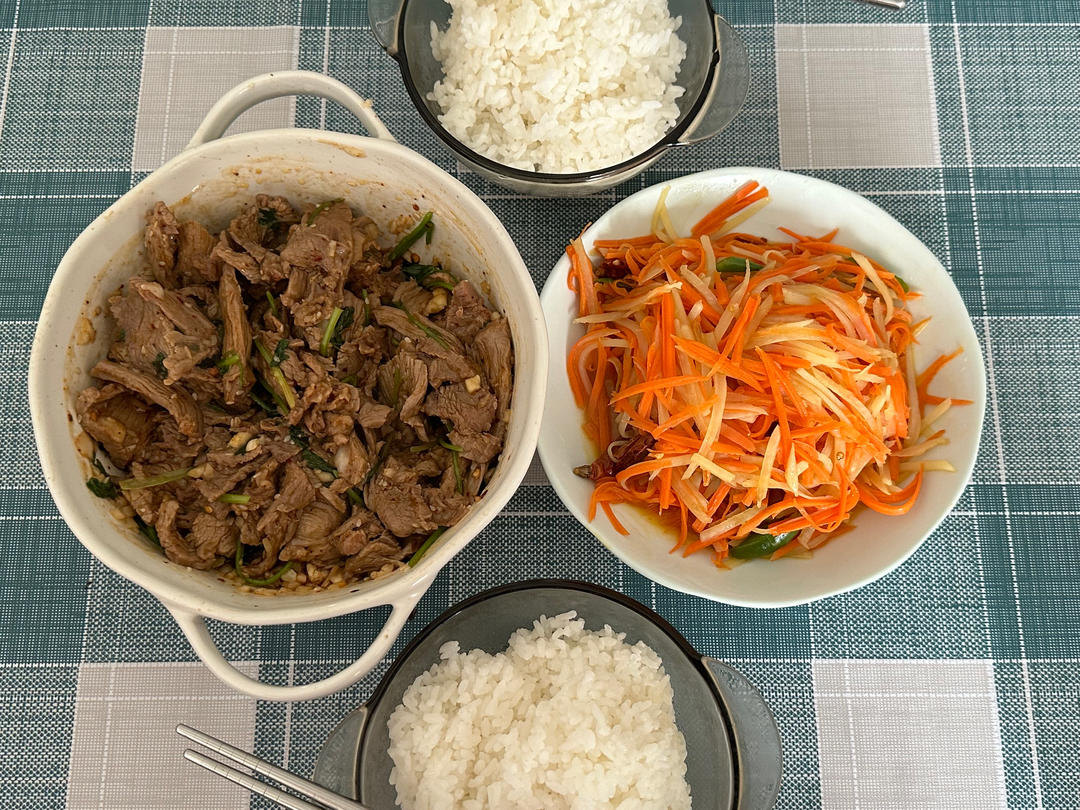 凉拌香菜牛肉