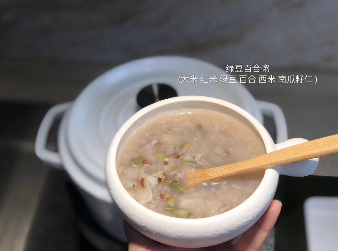 百合绿豆粥(防暑降温养生粥)