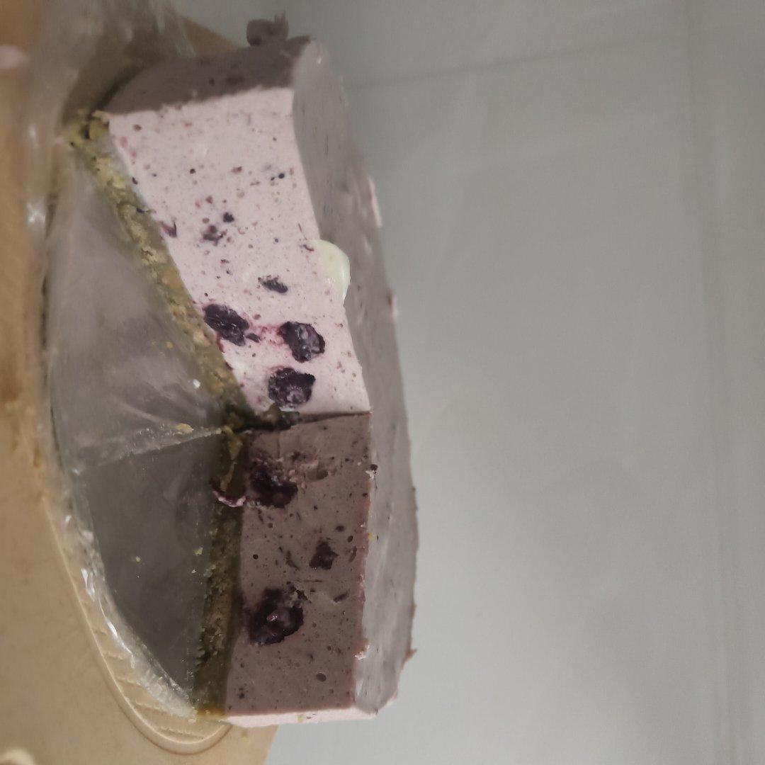 蓝莓慕斯蛋糕