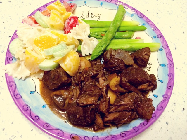 红酒炖牛肉