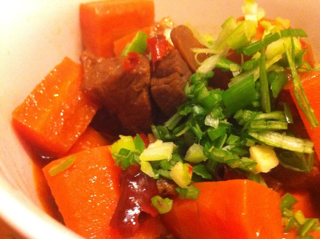 村花小草做的胡萝卜烧牛肉