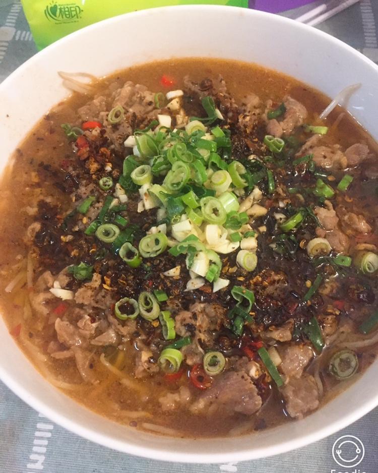 厨师长教你：“水煮肉片”的正宗做法，这味道真的很四川