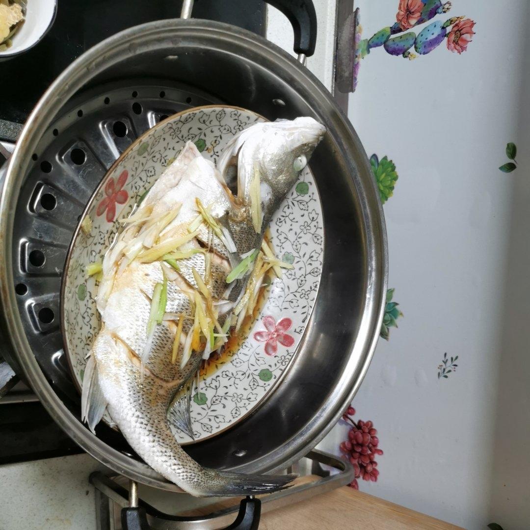 清蒸鲈鱼