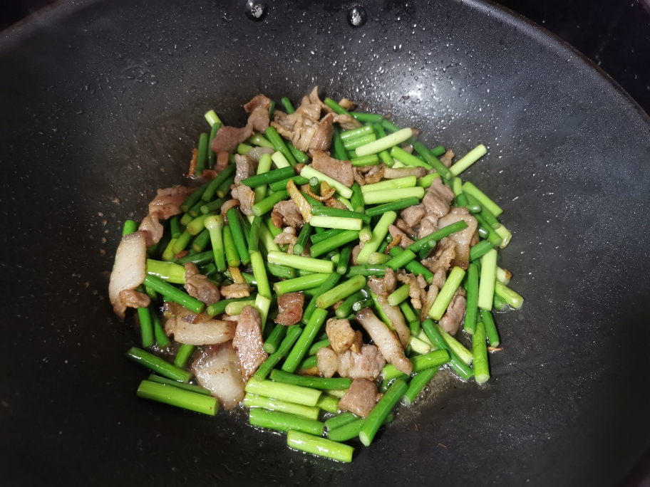 蒜苔炒肉（奶奶版）的做法 步骤5